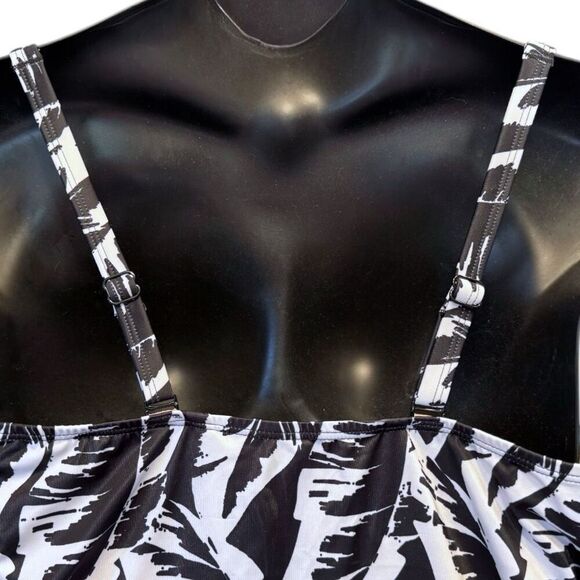 Lane Bryant Black & White Palm Leaves Relaxed Underwire Swim Tankini Top 40DD NW - Picture 11 of 16